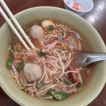 Ras Noodle - Tom Yum and Yen ta foo noodle - Thai Near Me - Los Angeles, California