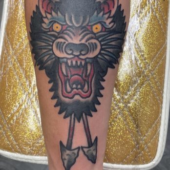 Flying Daggers Tattoo Parlor - Tattoo Near Me - Pomona, California