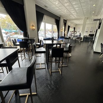 Barons Creek Vineyards - Large open formatting - Wine Bars Near Me - Dallas, Texas