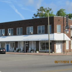 Knox Hotel-Main - What a great place for family and friends. Peaceful and the country flavor. brings back nostalgia to its finest.