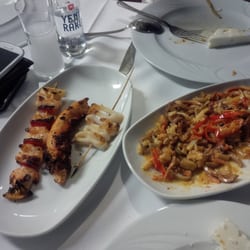 Yeni Burç Restaurant - Deniz mahsüllü erişte & Izgara kalamar - karides - ahtapot