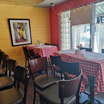Pinocchio's Incredible Italian - View of front dining room - Pizza Near Me - Greeley, Colorado Pinocchio's Incredible Italian - View of front dining room - Pizza Near Me - Greeley, Colorado