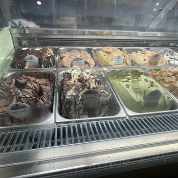 Ugo - Gelato Bar left - Italian Near Me - Culver City, California Ugo - Gelato Bar left - Italian Near Me - Culver City, California