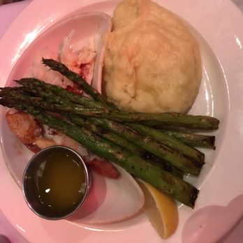 Hemenway's Restaurant - Seafood Near Me - Providence, Rhode Island