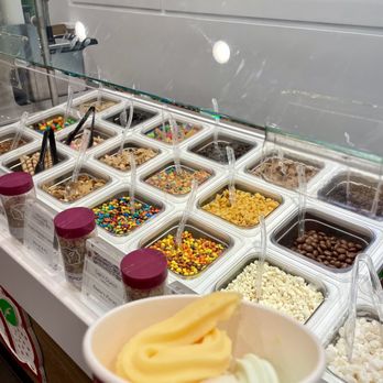 Yogurtland - Toppings Bar - Ice Cream & Frozen Yogurt Near Me - Irvine, California