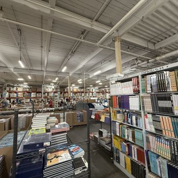BOOK WAREHOUSE OUTLET - Updated February 2026 - 31 Photos & 10 Reviews