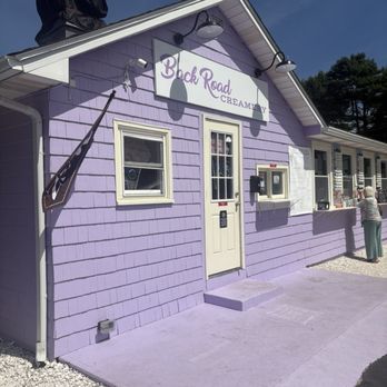 Back Road Creamery - Outside. - Ice Cream & Frozen Yogurt Near Me - Charlestown, Rhode Island