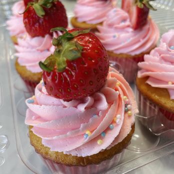 Kick Ass Cupcakes - Strawberry lemonade - Cupcakes Near Me - San Jose, California Kick Ass Cupcakes - Strawberry lemonade - Cupcakes Near Me - San Jose, California