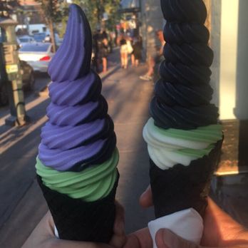 iHalo Krunch - Ice Cream & Frozen Yogurt Near Me - Toronto, Ontario iHalo Krunch - Ice Cream & Frozen Yogurt Near Me - Toronto, Ontario