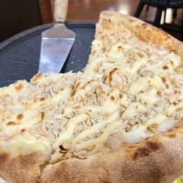 Small CHICKEN & CATUPIRY PIZZA