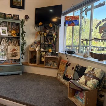 Cinnamon Roll Bakery and Cafe - Coffee & Tea Near Me - Mariposa, California Cinnamon Roll Bakery and Cafe - Coffee & Tea Near Me - Mariposa, California