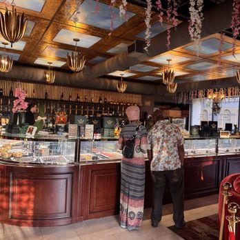 AJ Chocolate House - Chocolatiers & Shops Near Me - Winter Park, Florida