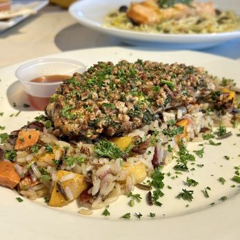 bellagreen - PECAN CRUSTED SALMON DF, GF - Salad Near Me - Plano, Texas