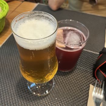 Mateos Bar - Alhambra bier y summer vino - Tapas Bars Near Me - Seville, SE Mateos Bar - Alhambra bier y summer vino - Tapas Bars Near Me - Seville, SE