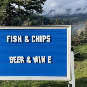 Brigham Fish Market - Four of my favorite things - Outdoor seating with a view - Seafood Markets Near Me - Cascade Locks, Oregon Brigham Fish Market - Four of my favorite things - Outdoor seating with a view - Seafood Markets Near Me - Cascade Locks, Oregon