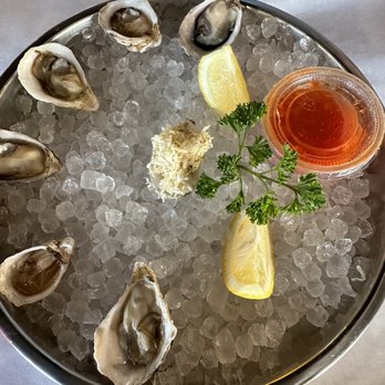 The Crawfish Hut - Raw Oysters (6) - Seafood Near Me - Burien, Washington