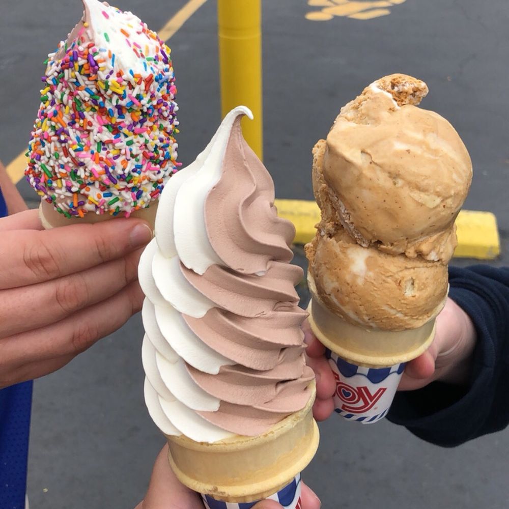 Fran-Ceil Custard - 2 twists and a pumpkin hard scoop - Ice Cream & Frozen Yogurt Near Me - Buffalo, New York