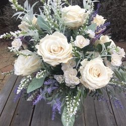 Bella Rose - The perfect 'farmhouse' edition! This arrangement can be enjoyed ALL YEAR! No water required!!!