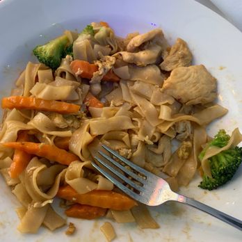 Emmanuel Thai Restaurant - Pad See Eew - Thai Near Me - Albany, New York