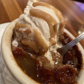 Glyndon Grill - Peach Cobbler - Seafood Near Me - Glyndon, Maryland
