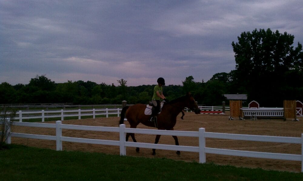 Messenger Hill Barn - equestrian in Libertyville, IL