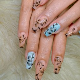 Nails done by Hana (ring fingers are actually white; photo showing otherwise ) Nails done by Hana (ring fingers are actually white; photo showing otherwise )