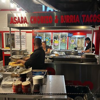 Taco Tijuanero - Outdoor grilling - Tacos Near Me - San Diego, California Taco Tijuanero - Outdoor grilling - Tacos Near Me - San Diego, California