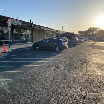 Windsor Square - Shopping Centers Near Me - San Leandro, California