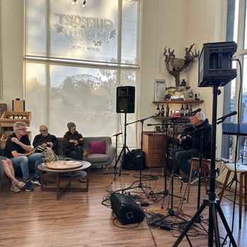 Mantra Wines - Live entertainment - Wine Bars Near Me - Novato, California