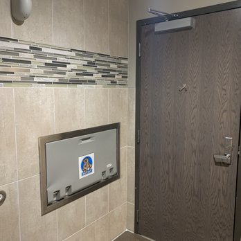 Hy-Vee - Classy restroom - Grocery Near Me - Maple Grove, Minnesota