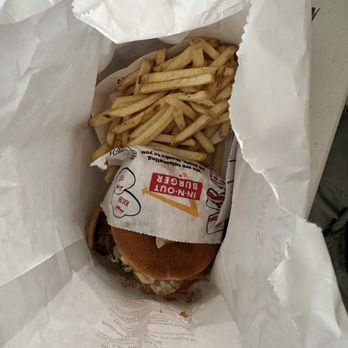 In-N-Out Burger - The hamburger Just sitting sideways instead of standing up, and I know they are trained to stand the burgers up - Fast Food Near Me - Tujunga, California