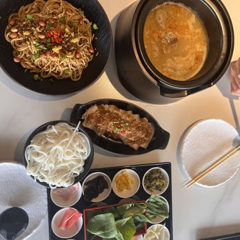Yummy Rice Noodle - Bridge rice noodle with tray (B1) brisket. Garlic sauce pork slices E7 Beef noodle - Bubble Tea Near Me - Saint Louis, Missouri Yummy Rice Noodle - Bridge rice noodle with tray (B1) brisket. Garlic sauce pork slices E7 Beef noodle - Bubble Tea Near Me - Saint Louis, Missouri