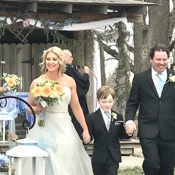 Bellevue Berry & Pumpkin Ranch - Mr & Mrs - Venues & Event Spaces Near Me - Papillion, Nebraska