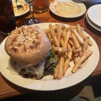 Old Ebbitt Grill - Veggie burger - Bars Near Me - Washington, DC, District of Columbia Old Ebbitt Grill - Veggie burger - Bars Near Me - Washington, DC, District of Columbia