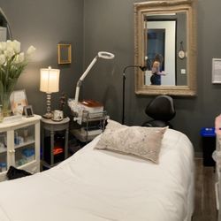 Lux Glo by Jo - Beautiful room
