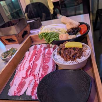 Pot Empire - Japanese curry with braised pork rice and 8oz fatty short plate slice combo - Hot Pot Near Me - Burnaby, British Columbia Pot Empire - Japanese curry with braised pork rice and 8oz fatty short plate slice combo - Hot Pot Near Me - Burnaby, British Columbia