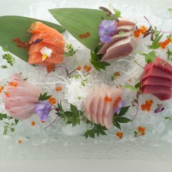 V Sushi - Sashimi Deluxe