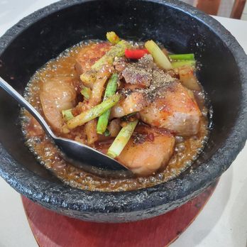 Pho Que Huong - Clay pot catfish - Vietnamese Near Me - Honolulu, Hawaii