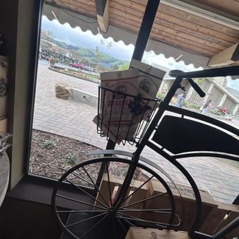 Casa de Fruta - Fruits & Veggies Near Me - Hollister, California