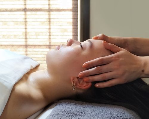 Arogya Holistic Healing by null