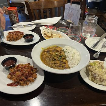 Trungo's - Jackfruit bbq and colcannon mash sides, Cajun chicken curry. - New American Near Me - Leesburg, Virginia