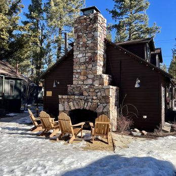 Noon Lodge at Mallard Bay - fireplace - Big Bear Lake, CA