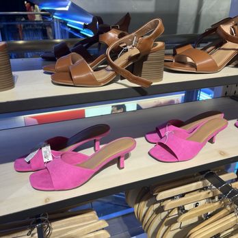 Old Navy - Shoes - Men's Clothing Near Me - New York, New York Old Navy - Shoes - Men's Clothing Near Me - New York, New York