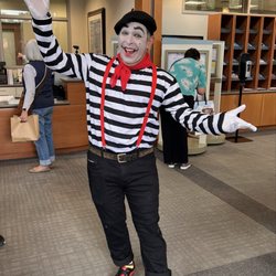 Star Quality Parties - The mime at our event. He was so great!