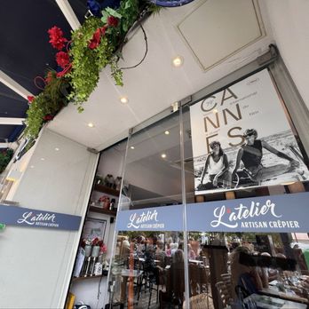 L’atelier Artisan Crepier - 5/10/26 FYI. Interior entrance - Creperies Near Me - Cannes, 06