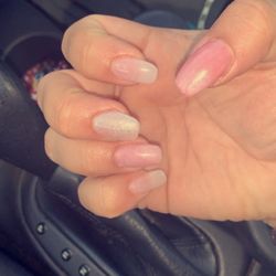 Dahlia, A Beauty Parlor - Acrylic nails