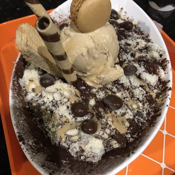 Cafe Moment - tiramisu snow - Desserts Near Me - Chantilly, Virginia