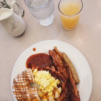 Cafe 410 - Juice & water - American Near Me - Honolulu, Hawaii