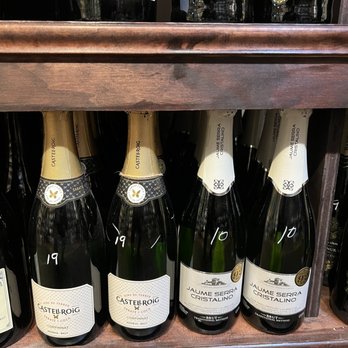 Cabrini Wines & Spirits - Sparkling Wines and Prosecco's - Beer, Wine & Spirits Near Me - New York, New York
