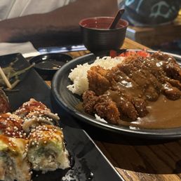 Katsu Curry, swirling eel roll, 1 piece of Green Typhoon "Midori no Taifu", miso soup Katsu Curry, swirling eel roll, 1 piece of Green Typhoon "Midori no Taifu", miso soup